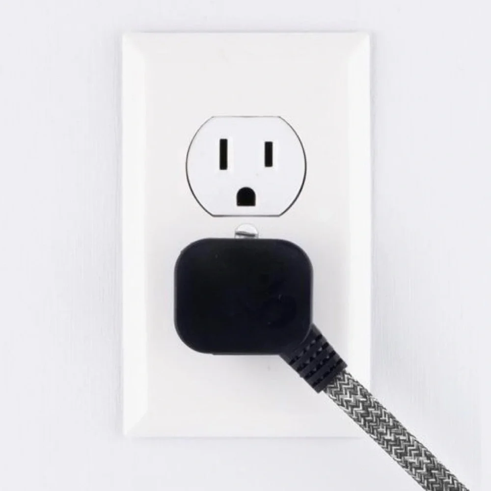 Leviton 1-Gang Duplex Outlet Wall Plate Cover, White